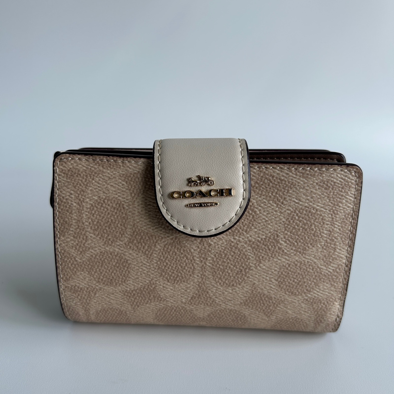 Coach Medium Corner Zip Wallet Khaki Chalk Canvas Leather Excellent